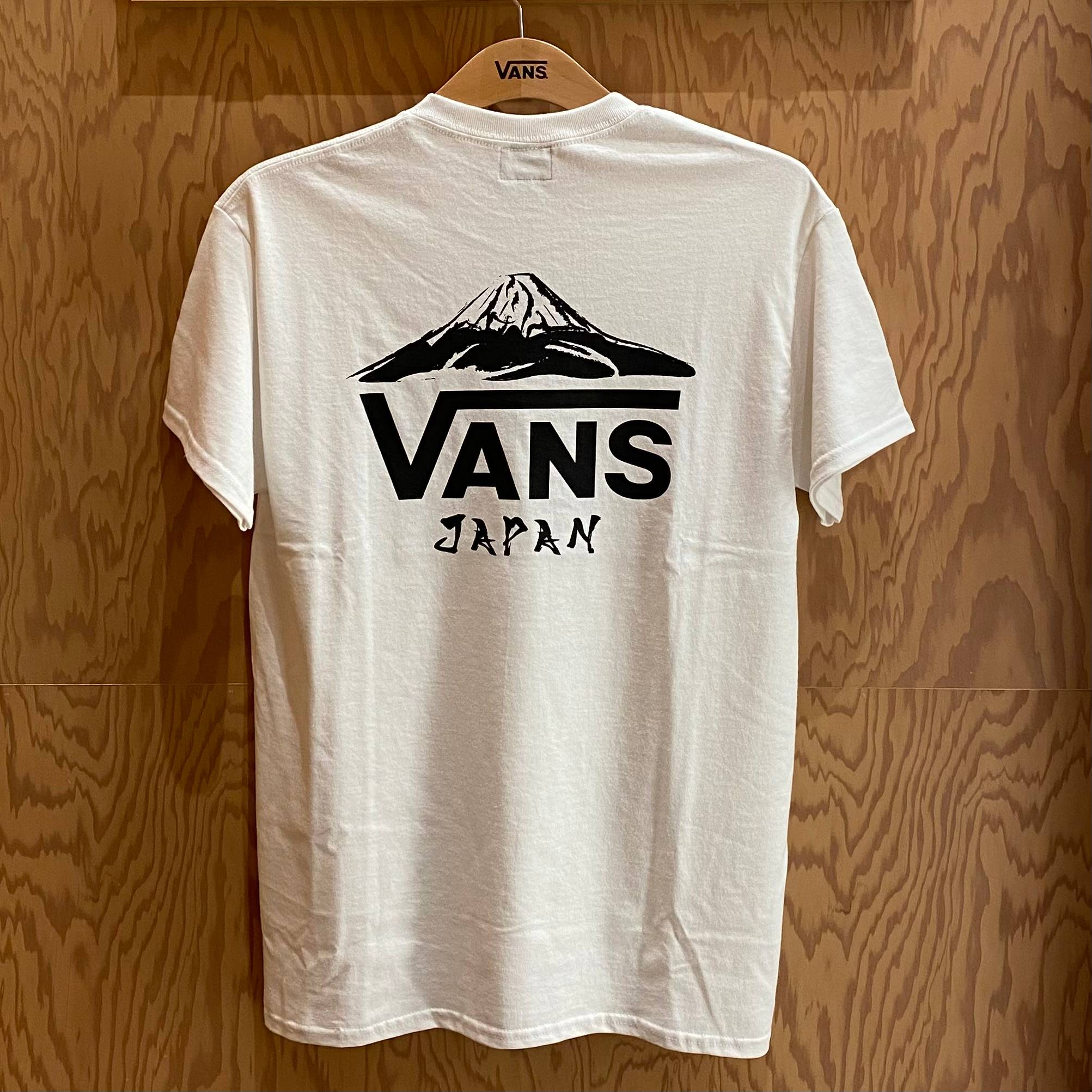 インバウンドTシャツ第4弾！！ | VANS | ショップニュース | MARK IS